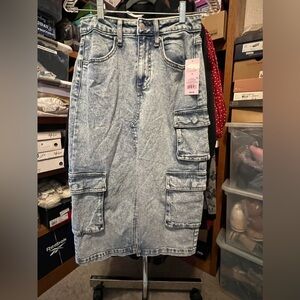 NWT: size small stretch denim skirt with split